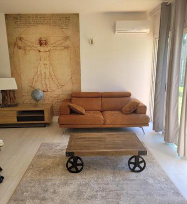 Bievres Apartment | Frida's house