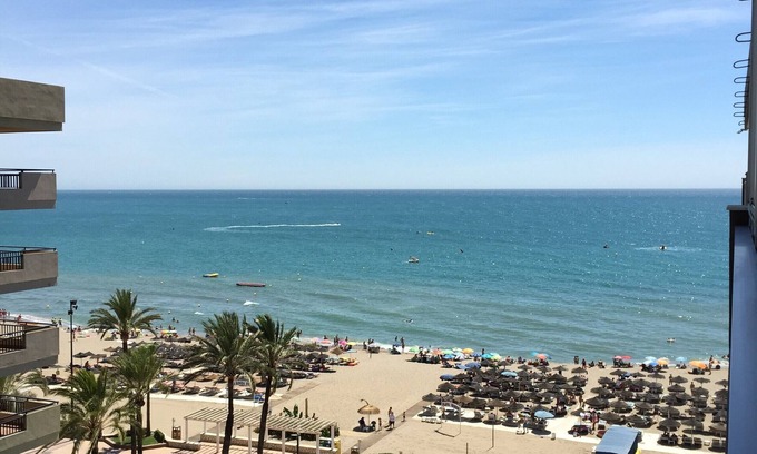 Torreblanca Apartment | Frisch Renovierte, Sehr Geräumige Wohnung Direkt an der Strandpromenade