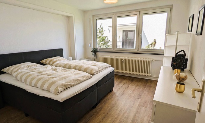 Kirchditmold Apartment | Frisch Sanierte Wohnung mit 2 Schlafzimmer, Balkon und Fernblick!