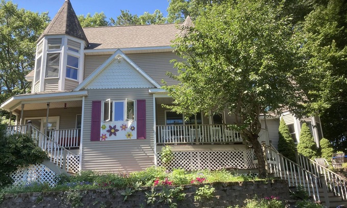 Harbor Springs House | Frog Hollow is a pet-friendly family farmhouse on 5 acres with a private yard.