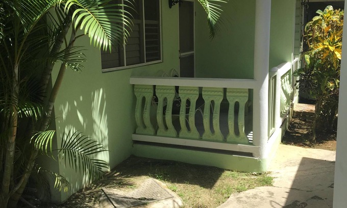 Negril House | Froggy’s Guest House