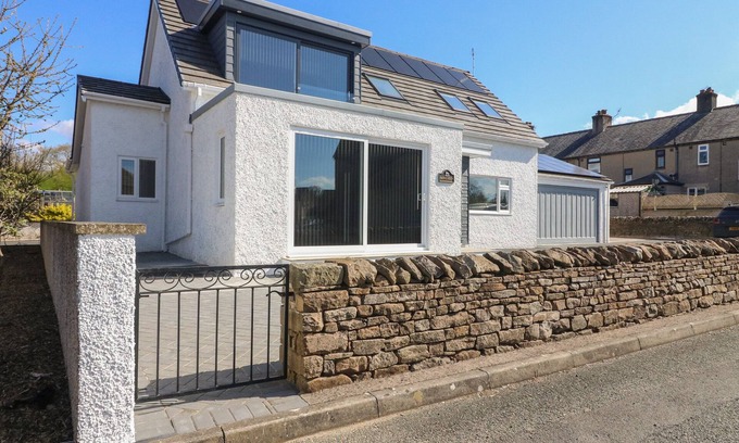 Ingleton Cottage | FRON Y FELIN, family friendly, country holiday cottage in Ingleton
