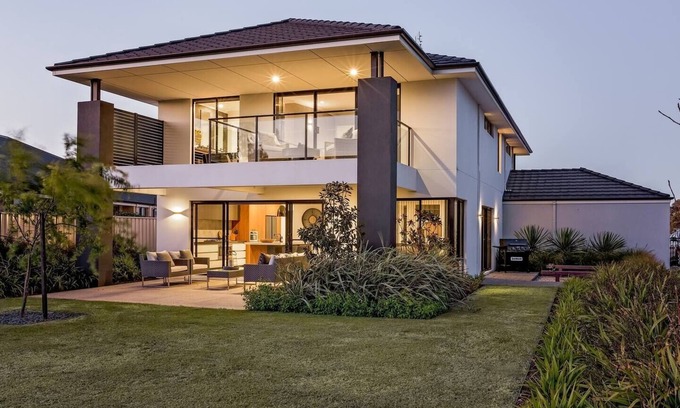 Dunsborough House | Front 9 A Luxury Golf Lovers Getaway