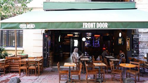 Taksim Bed & Breakfast | Front Door Suites