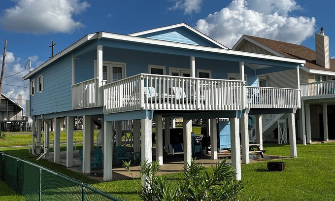 Galveston House | FRONT/ONLY ROW! TWO BEACH FRONT BEDROOMS WITH DIRECT ACCESS TO THE DECK!
