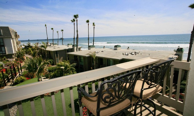 Oceanside Condo | Front Row Ocean View. Studio, Luxury Remodel. E210 North Coast Village