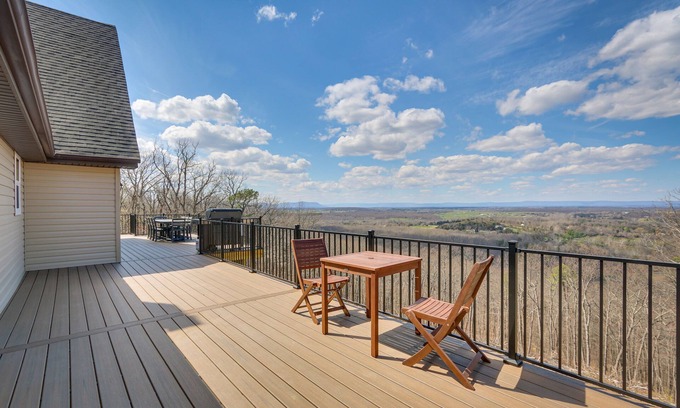 Front Royal Cabin | Front Royal Hilltop Cabin w/Panoramic Views!