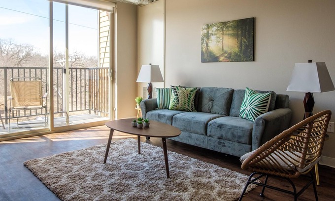 Ames Apartment | Frontdesk | Bright and Airy 2BR Suite
