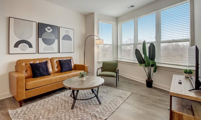 Indianapolis Apartment | Frontdesk | Studio Apt by Broad Ripple Park