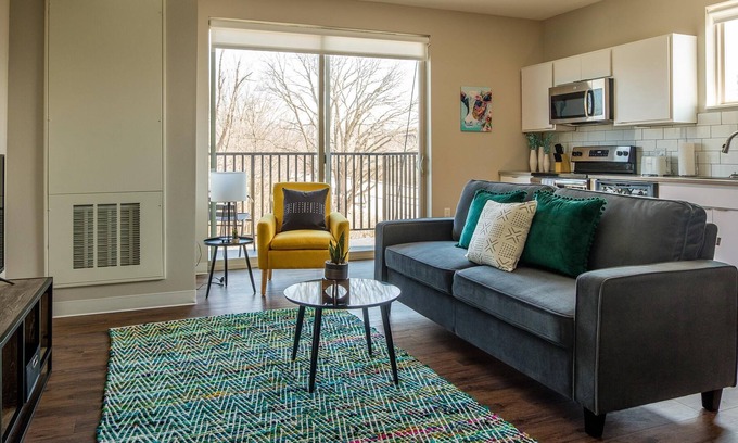 Ames Apartment | Frontdesk | Upscale and Spacious 1BR Apt