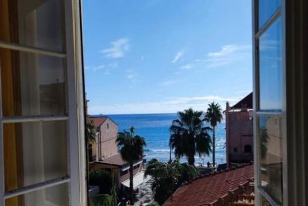 Alassio Apartment | Fronte mare, pieno centro!