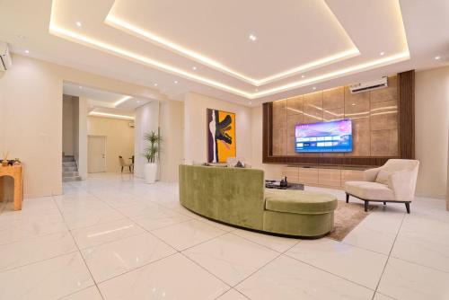 Ofin Apartment | Frontline