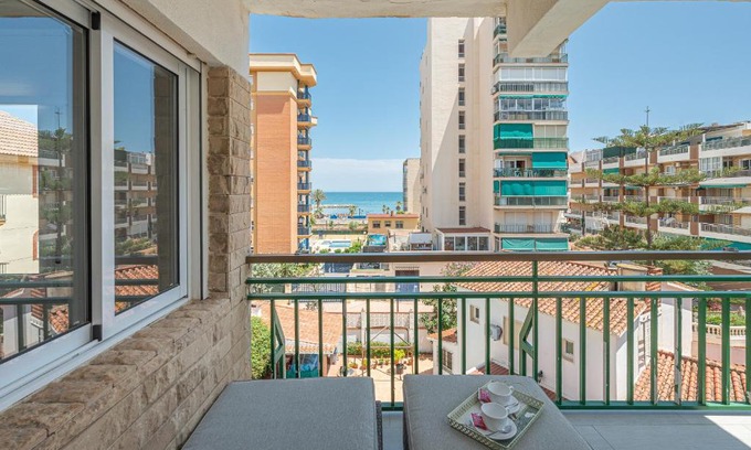 Fuengirola Apartment | Fuengirola, Costa del Sol, 25m de la Playa Boga Boga
