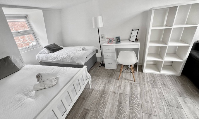 Shepherd's Bush House | Full House 5 Rooms 3 Bath London