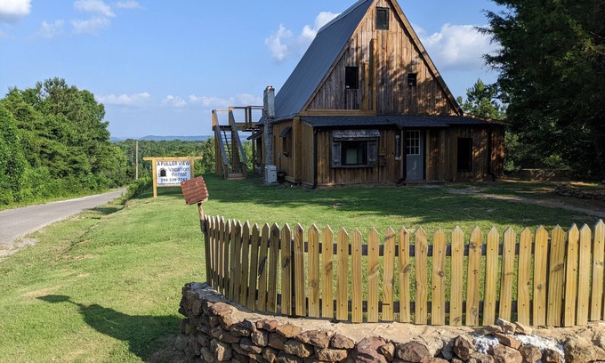 Cullman Cabin | Fuller View Cabin - A Mountain Cabin overlooking Sweet Home Alabama!