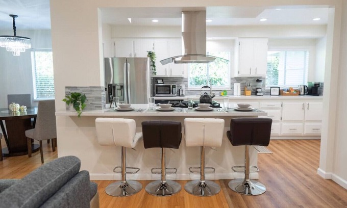 Northwest Anaheim House | FULLERTON GEM: SPACIOUS 3BR HOUSE w/GARAGE & FENCED YARD/PATIO p56