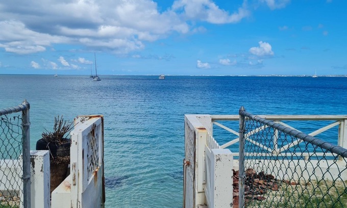 Grand Case Apartment | Fully equipped apartment, ideal for remote work, 50 steps from the ocean.