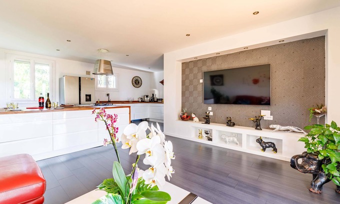 Taradeau Apartment | Fully equipped apartment with pool and garden
