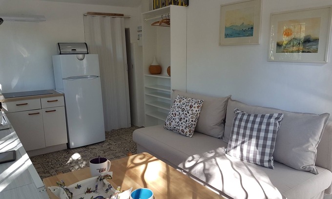 Lorgues Apartment | fully equipped studio on the way to saint jacques de compostelle GR653A