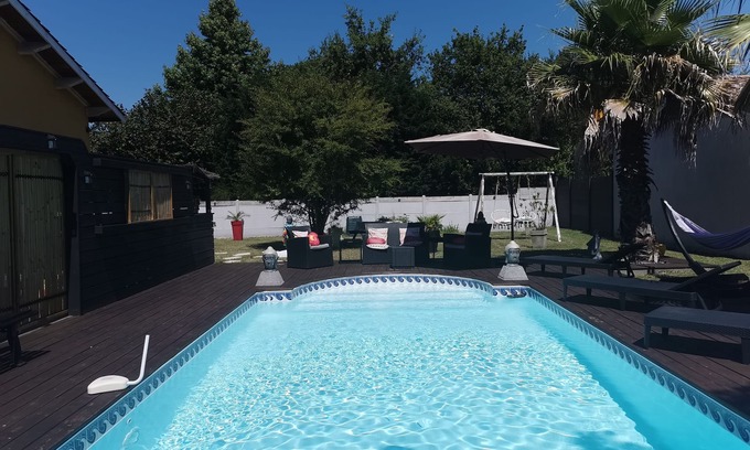 Le Porge Ski Chalet | Fully equipped vacation home with private pool 10min from the ocean