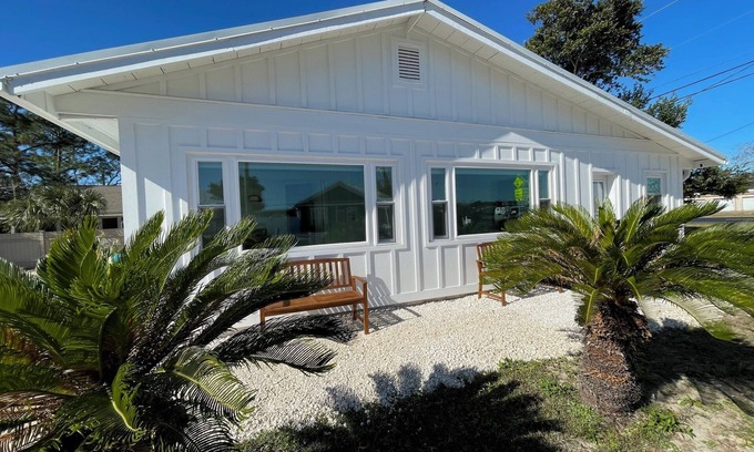 Laguna Beach House | Fully Fenced, Single level, pet friendly, golf cart,bikes,large patio and grill