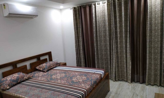 Gurugram Bed & Breakfast | Fully Furnished 3BHK service apartment