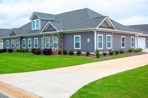 Warner Robins House | Fully Furnished 3BR Subdivision Amenities