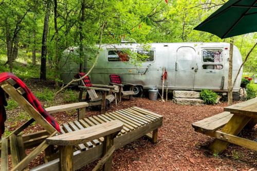 Glen Rose House | Fully Furnished Airstream for a Vacation in the Woods near Fort Worth, Texas