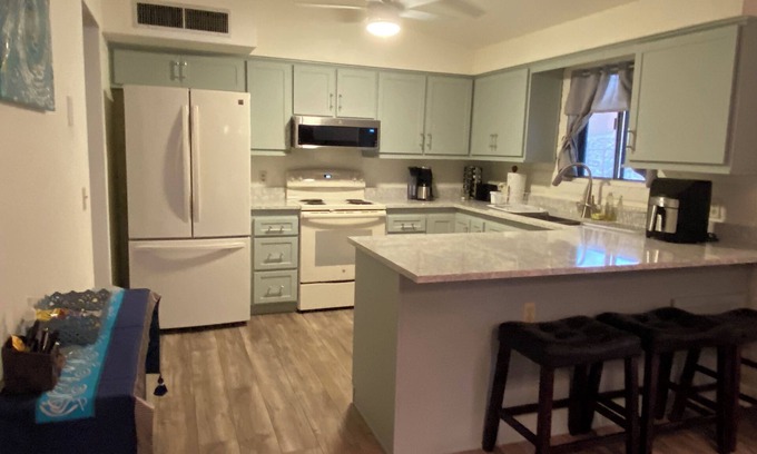 Casas Adobes House | Fully furnished charming remodeled 3 bedroom 2 bathroom in northwest Tucson