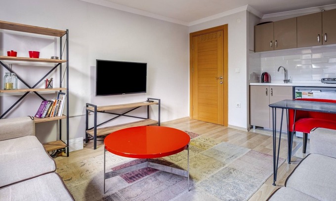 Atasehir Apartment | Fully Furnished Flat with Terrace in Atasehir