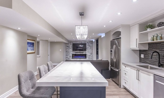 Richmond Hill House | Fully Furnished Guest Suite