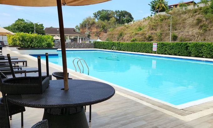Cagayan de Oro Condo | Fully furnished with Self check in, Pool & Netflix at One Oasis Condominium CDO