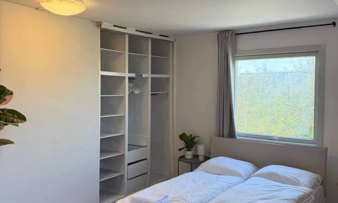 Amager Apartment | Fully furnished room with shared kitchen and bathroom 3