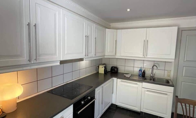 Amager Apartment | Fully furnished room with shared kitchen and bathroom 6