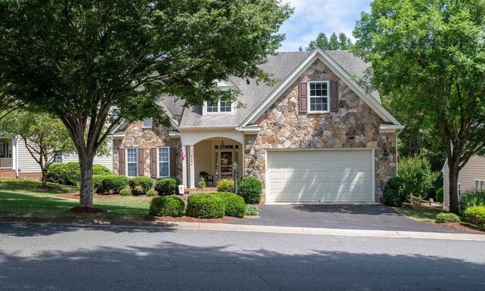 Rio House | Fully Furnished 3BR/3.5BA Home in Charlottesville