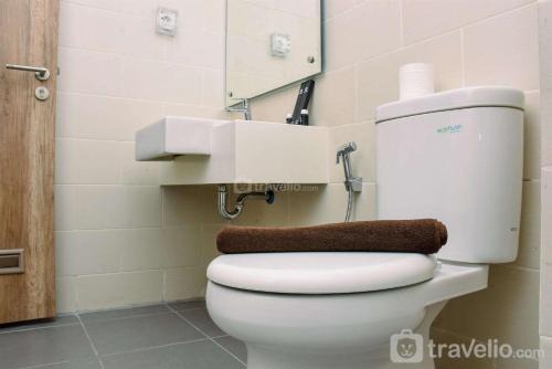 Ragunan Apartment | Fully Furnished with Comfortable Design 1BR Apartment at Pejaten Park Residence By Travelio