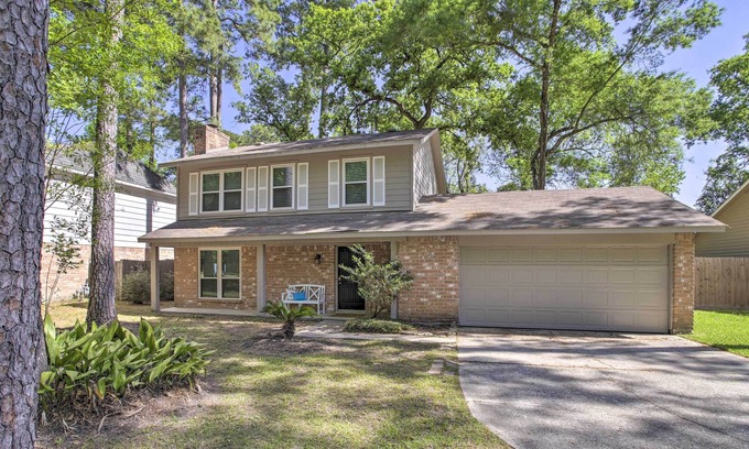Grogan's Mill House | Fully Refurbished Home in Front of the Woodlands!