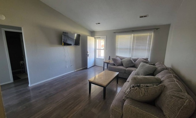 Pontoon Beach House | fully Remodeled explorers luxury suite