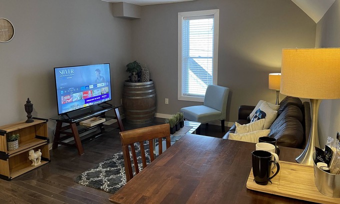 Sarnia Apartment | Fully Remodelled Modern City Centre Apartment