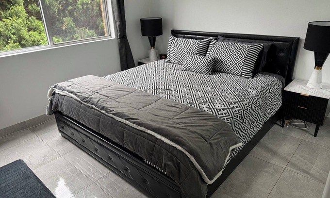 Brighton-le-Sands Apartment | Fully Renovated 2-bedroom apartment in Brighton-Le-Sands, 2 mins from the Beach