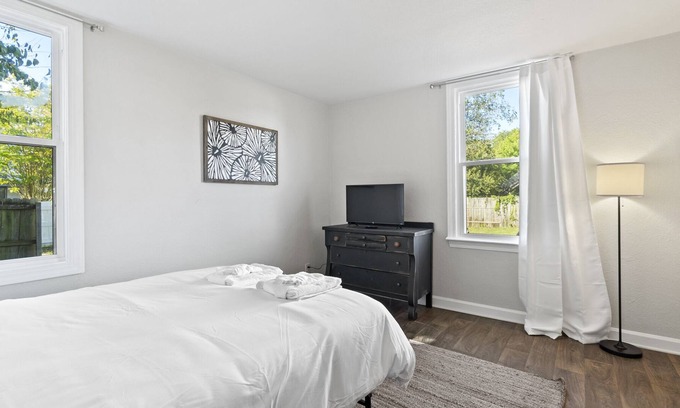 Portsmouth Apartment | Fully renovated 2 bedroom unit in Portsmouth