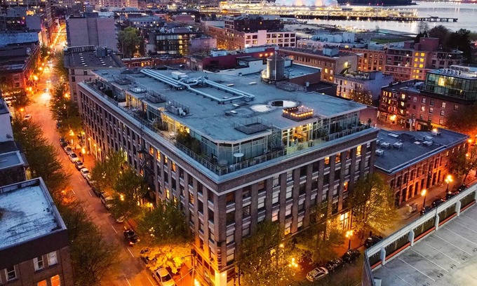 Gastown Condo | Fully Renovated Historic Loft with Private Roof Deck