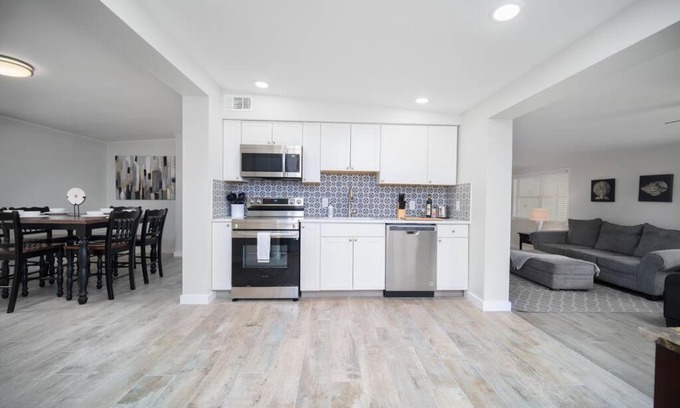 Arlington House | Fully Renovated house 10 min to Mayo Clinic