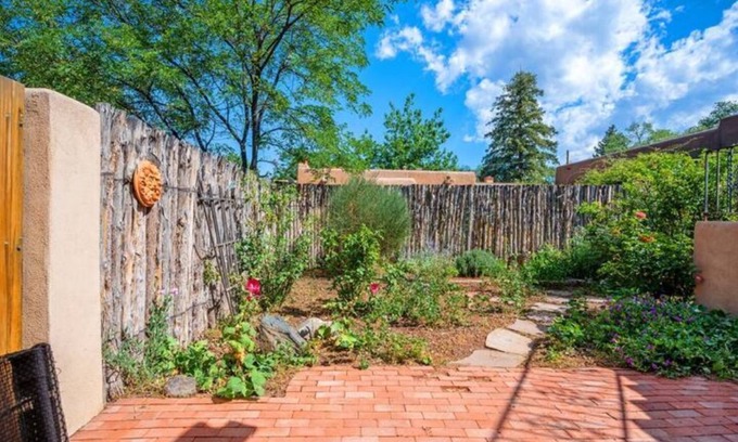South Capitol House | fully renovated SF detached home in desirable historic area close to downtown.