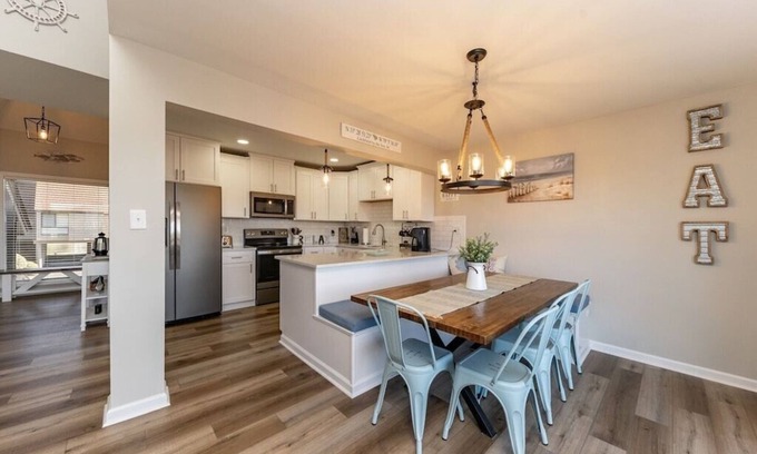 Litchfield by the Sea Villa | Fully Renovated Beach Villa-Litchfield by the Sea! Short walk to beach and pool!