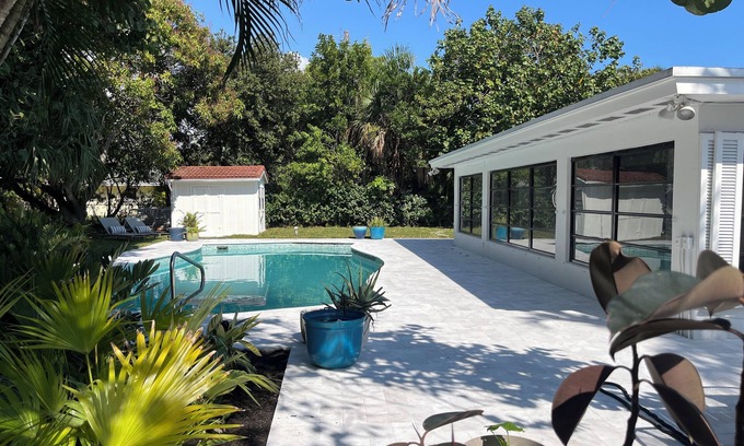 Lake Clarke Shores House | Fully renovated gem! Large Pool on a lush double lot