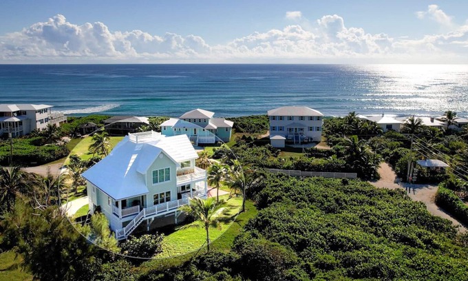 Hope Town House | Fully renovated, walk to private dock slip (2 minutes) and all amenities.