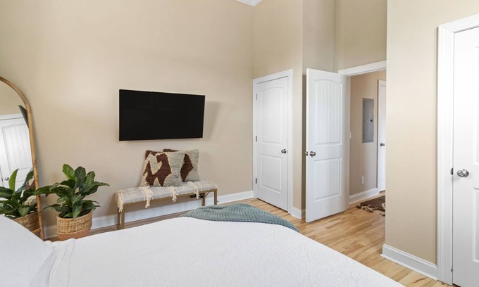 Elizabeth City Apartment | Fully restored historic apartment in Downtown Elizabeth City