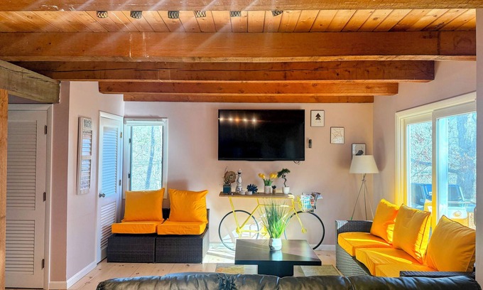 Wellfleet House | Fully updated 4BR 2.5B Patio playset & fireplaces Great location AC Linens Incl.