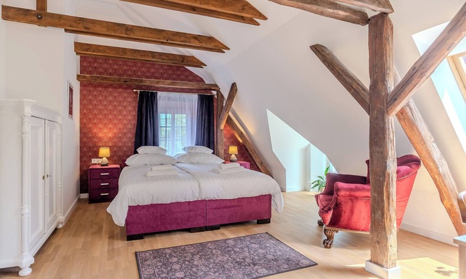 Revfulop Hotel | Fulop Panzio-Purple Orchid Room, Révfülöp, Hungary